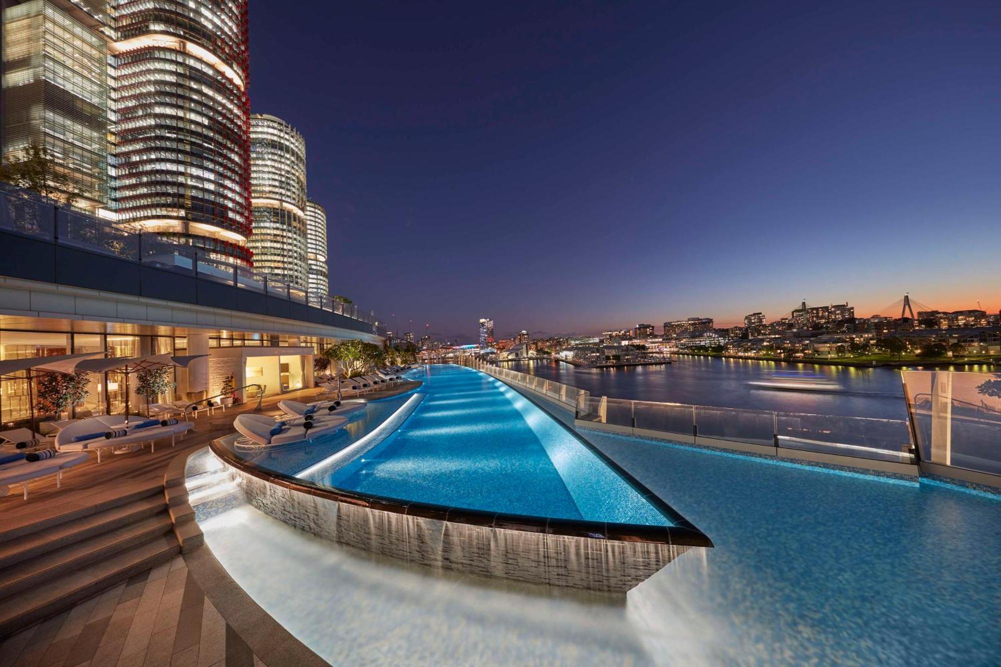 Crown Towers Sydney Hotel Luaran gambar Infinity Pool at The Star Gold Coast